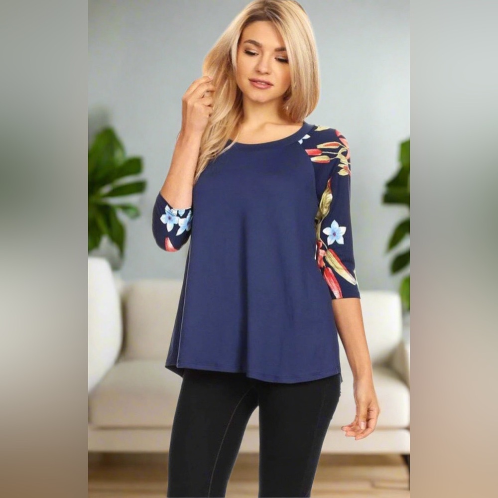 S/M NEW Womens Navy Blue Top, Floral Sleeve 3/4 Sleeve Shirt - Picture 2 of 6